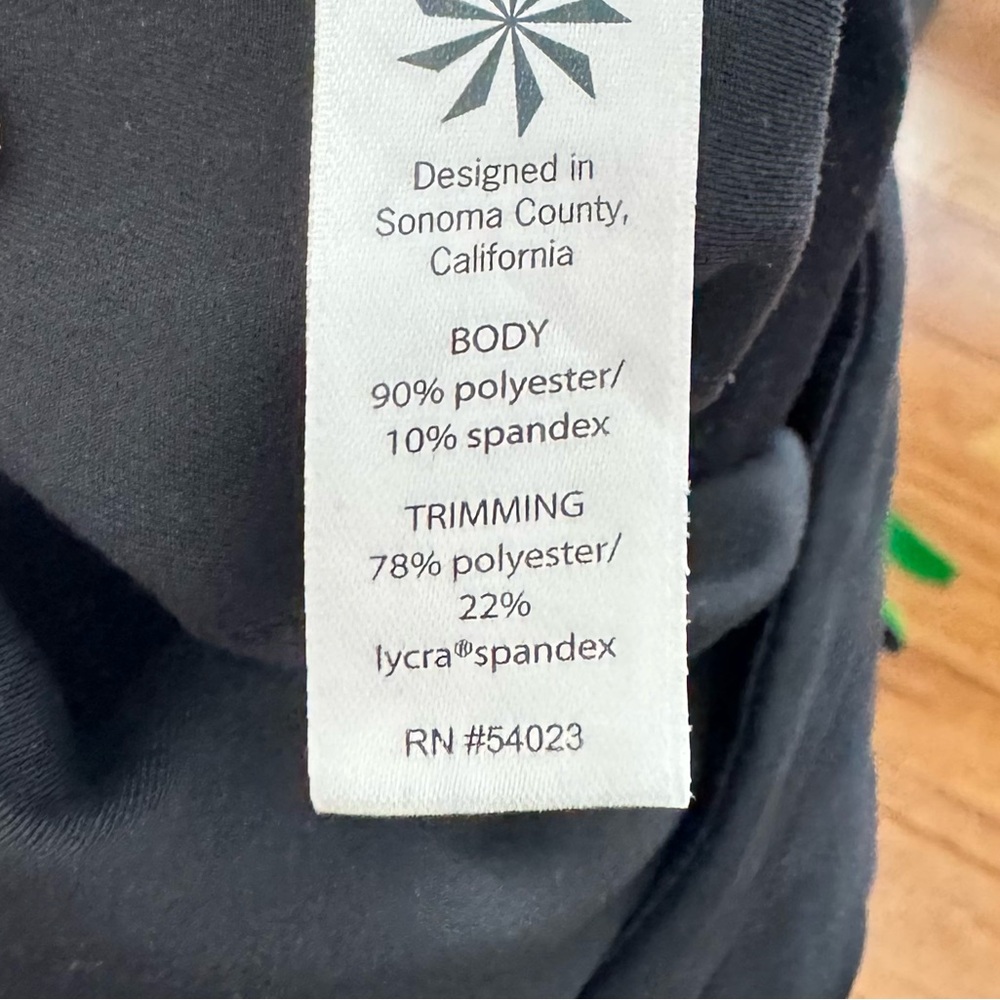 Athleta Black Powder Peak Leggings Size Medium Black - Picture 9 of 9
